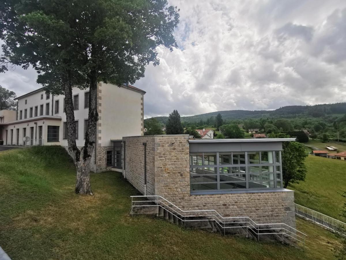 Complexe Hôtelier Le Forez Le Brugeron Extérieur photo